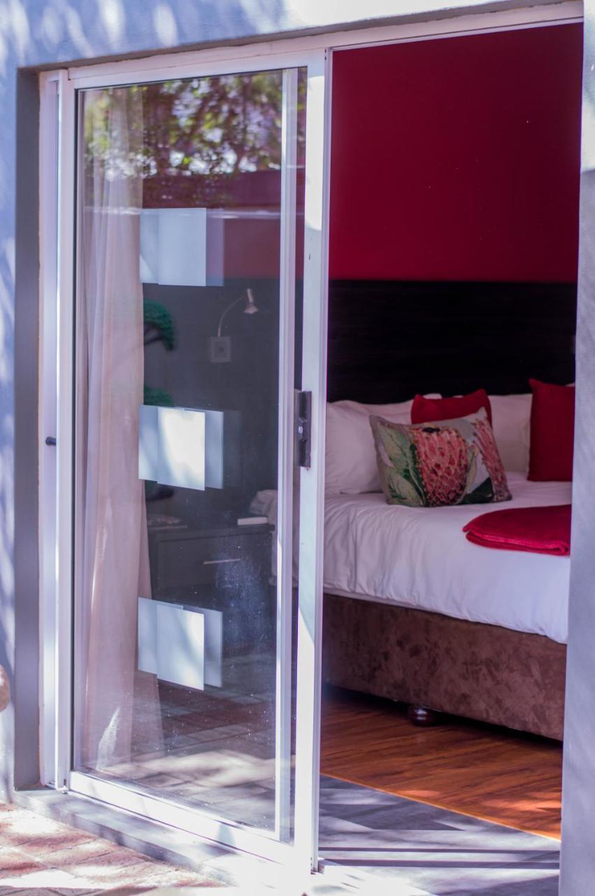 314 On Clark Guest House Pretoria-Noord Exterior foto